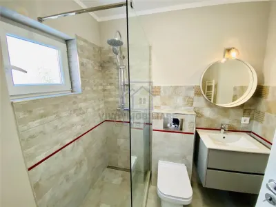 Casa de vanzare in Sibiu - Individuala la cheie, zona Bavaria - foto 6