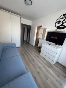 Garsoniera decomandata, mobilata si utilata. Zona Sanpetru - foto 2