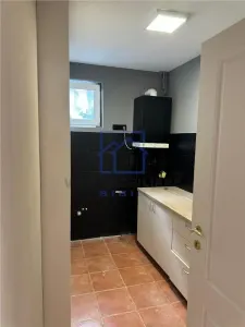 Spatiu de birouri de inchiriat in Sibiu -  ideal pentru cabinete medicale, birouri, etc - foto 6