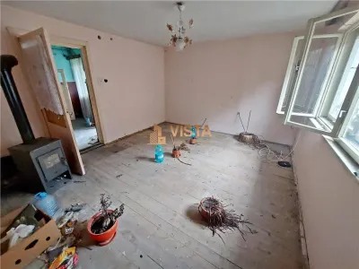 Corp de casa de renovat (duplex), Centrul Civic, Brasov - foto 2