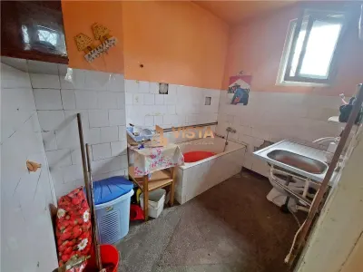 Corp de casa de renovat (duplex), Centrul Civic, Brasov - foto 3