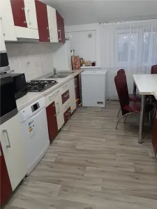 Decomandat cu centrala /2 camere/Zona Dambovita/Mansarda - foto 1