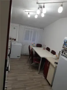 Decomandat cu centrala /2 camere/Zona Dambovita/Mansarda - foto 2