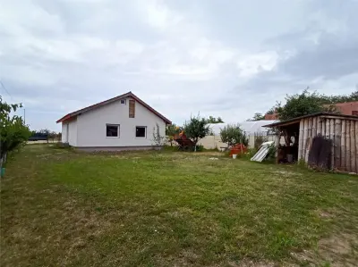 Casa de vanzare in Gepiu - foto 1