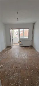 Apartament Decomandat Etaj 1 Zona Dambovita / Bloc Izolat - foto 2