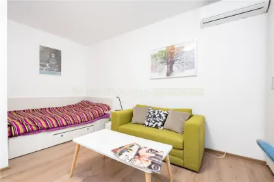 OPORTUNITATE Investitie Garsoniera, vanzare, Pta Victoriei - foto 2