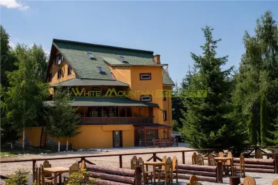 Complex turistic 18 camere, piscina si iaz, de vanzare, Rasnov - Glajarie, jud Brasov, negociabil - Rasnov