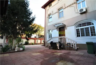 Corp vila, ideal locuinta, cu piscina si curte proprie in centru, Bucuresti - foto 19
