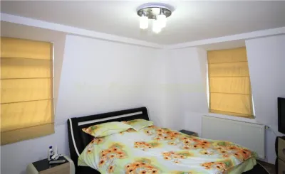 Corp vila, ideal locuinta, cu piscina si curte proprie in centru, Bucuresti - foto 25