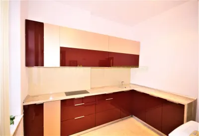 Corp vila, ideal locuinta, cu piscina si curte proprie in centru, Bucuresti - foto 6