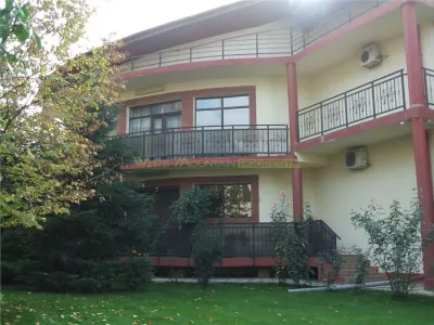 Vila 14 camere, piscina exterioara, Bragadiru, oportunitate extindere - foto 3