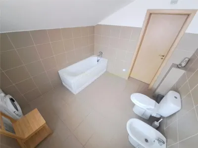 Cluj, Floresti apartament 4 camere, negociabil - foto 16