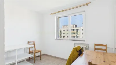 Apartament cu 4 camere de vânzare, zona Lacul Tei - foto 2