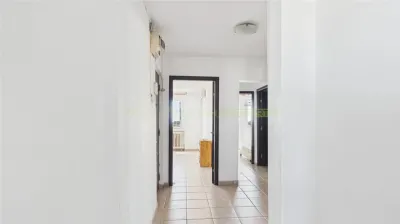 Apartament cu 4 camere de vânzare, zona Lacul Tei - foto 4
