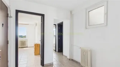 Apartament cu 4 camere de vânzare, zona Lacul Tei - foto 10