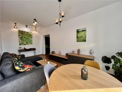 Apartament 2 camere luminos, chic | Judetean | Calea Bucuresti - foto 1