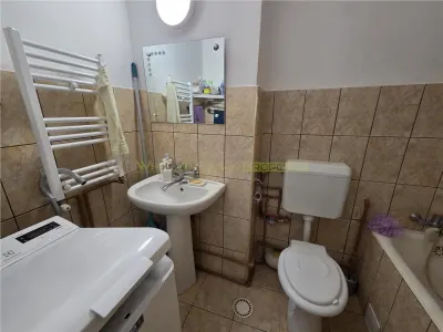 Garsoniera cu priveliste in zona linistita ultracentrala - foto 12