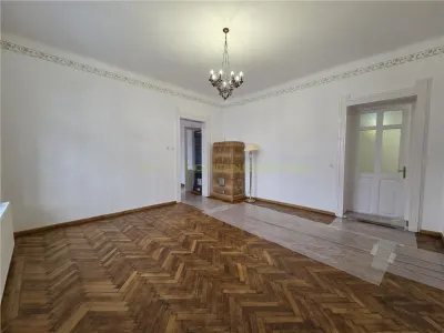 Birou superb renovat in Centrul Istoric Brasov - foto 17