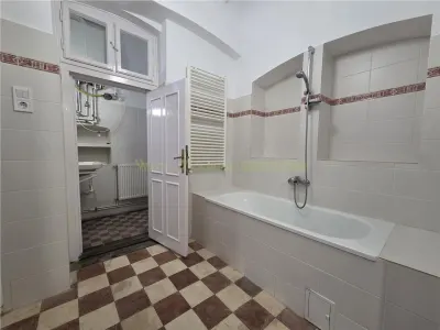 Birou superb renovat in Centrul Istoric Brasov - foto 8