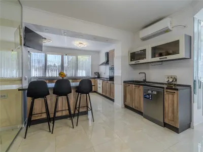 PIPERA - EROU IANCU NICOLAE,VILA ,9 CAMERE,504 MP MP,TEREN 800 MP,PISCINA - foto 10