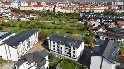 De vanzare apartament cu 2 camere decomandate si balcon etaj 1 zona Semaforului Sibiu - Sibiu