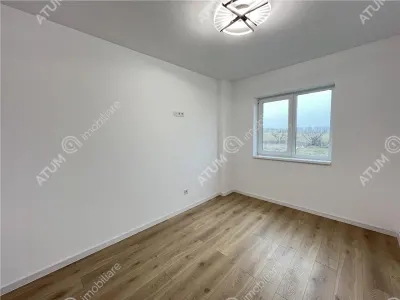 De vanzare apartament cu 3 camere decomandate cu 2 balcoane si loc de parcare in zona Calea Surii Mici - foto 12