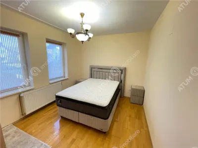 De inchiriat apartament cu 4 camere balcon si loc de parcare situat in zona Strand din Sibiu - foto 3