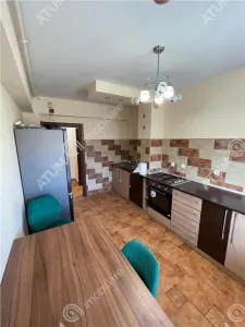 De inchiriat apartament cu 4 camere balcon si loc de parcare situat in zona Strand din Sibiu - foto 10