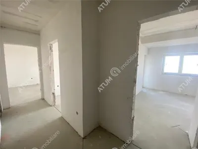 Apartament de vanzare la cheie cu 2 camere  debara balcon si gradina proprie zona Doamna Stanca/Selimbar - foto 5