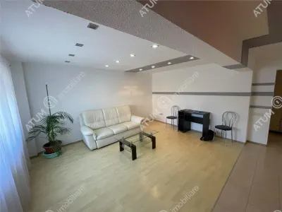 De inchiriat apartament cu 3 camere decomandate si 2 balcoane amplasat la etaj intermediar 1 in zona centrala din Sibiu - foto 1