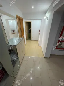 De inchiriat apartament cu 3 camere decomandate si 2 balcoane amplasat la etaj intermediar 1 in zona centrala din Sibiu - foto 14