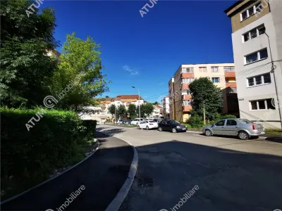 De vanzare apartament cu 2 camere decomandate balcon si pivnita zona Strand din Sibiu - foto 13