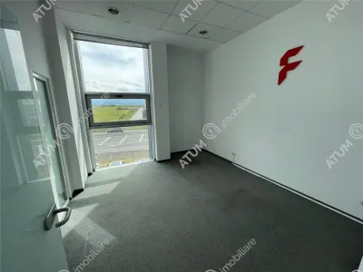 De inchiriat spatiu comercial de 230 mp situat la etajul 1 cu locuri de parcare in zona Shopping City din Sibiu - foto 6