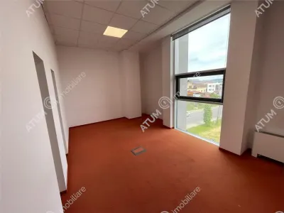 De inchiriat spatiu comercial de 230 mp situat la etajul 1 cu locuri de parcare in zona Shopping City din Sibiu - foto 7