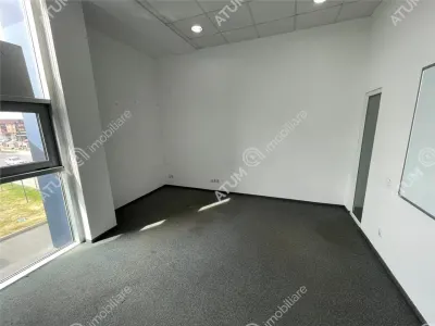 De inchiriat spatiu comercial de 230 mp situat la etajul 1 cu locuri de parcare in zona Shopping City din Sibiu - foto 8