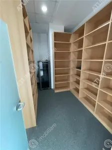 De inchiriat spatiu comercial de 230 mp situat la etajul 1 cu locuri de parcare in zona Shopping City din Sibiu - foto 10