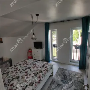De vanzare casa cu 4 camere decomandate si gradina in zona Bavaria in Sibiu - foto 5