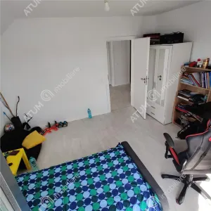 De vanzare casa cu 4 camere decomandate si gradina in zona Bavaria in Sibiu - foto 7