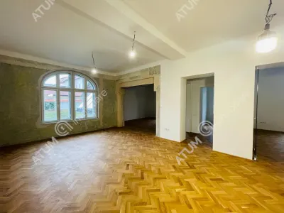 Vila de vanzare cu suprafata de 609 mp utili si teren de 950 mp situata in zona ultracentrala a Sibiului - foto 21