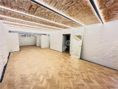 Vila de vanzare cu suprafata de 609 mp utili si teren de 950 mp situata in zona ultracentrala a Sibiului - foto 7
