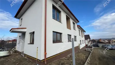 Casa individuala de vanzare 120 mp utili 300 mp teren Sura Mica - foto 1
