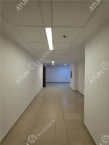 De inchiriat spatiu comercial generos situat pe Calea Dumbravi iin Sibiu - foto 5