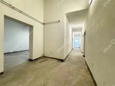 Spatiu comercial de vanzare de 380 mp utili in zona Terezian din Sibiu - foto 3