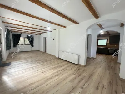 De vanzare cabana cu 7 camere 7 bai si teren 1000 mp in Avrig zona Mlaci - foto 9