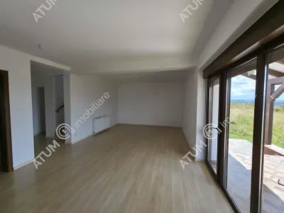 De vanzare casa individuala cu 5 camere terasa si vedere la Muntii Fagaras in cartier Bavaria Sibiu - foto 2