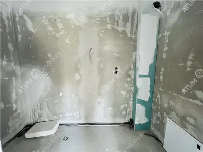 De vanzare apartament cu 3 camere 2 bai si balcon etajul 2 zona Doamna Stanca - foto 5