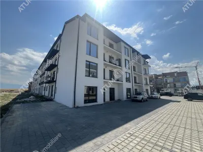 De vanzare apartament cu 3 camere 2 bai si balcon etajul 2 zona Doamna Stanca - foto 9