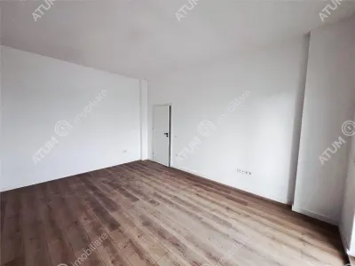Apartament cu 2 camere decomandate 64 mp si 2 balcoane de vanzare in zona Rahovei din Sibiu - foto 2