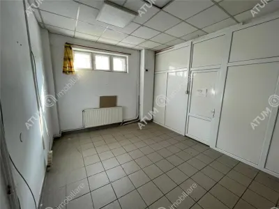 De inchiriat spatiu comercial cu vad stradal si vitrina in zona Mihai Viteazu din Sibiu - foto 6