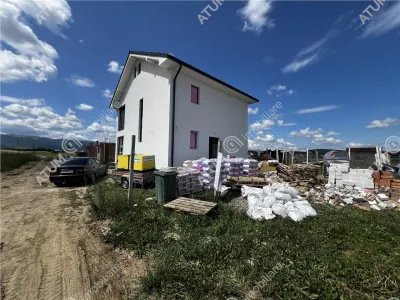 De vanzare casa individuala cu 4 camere si teren de 310 mp in Cristian zona Serelor - foto 3